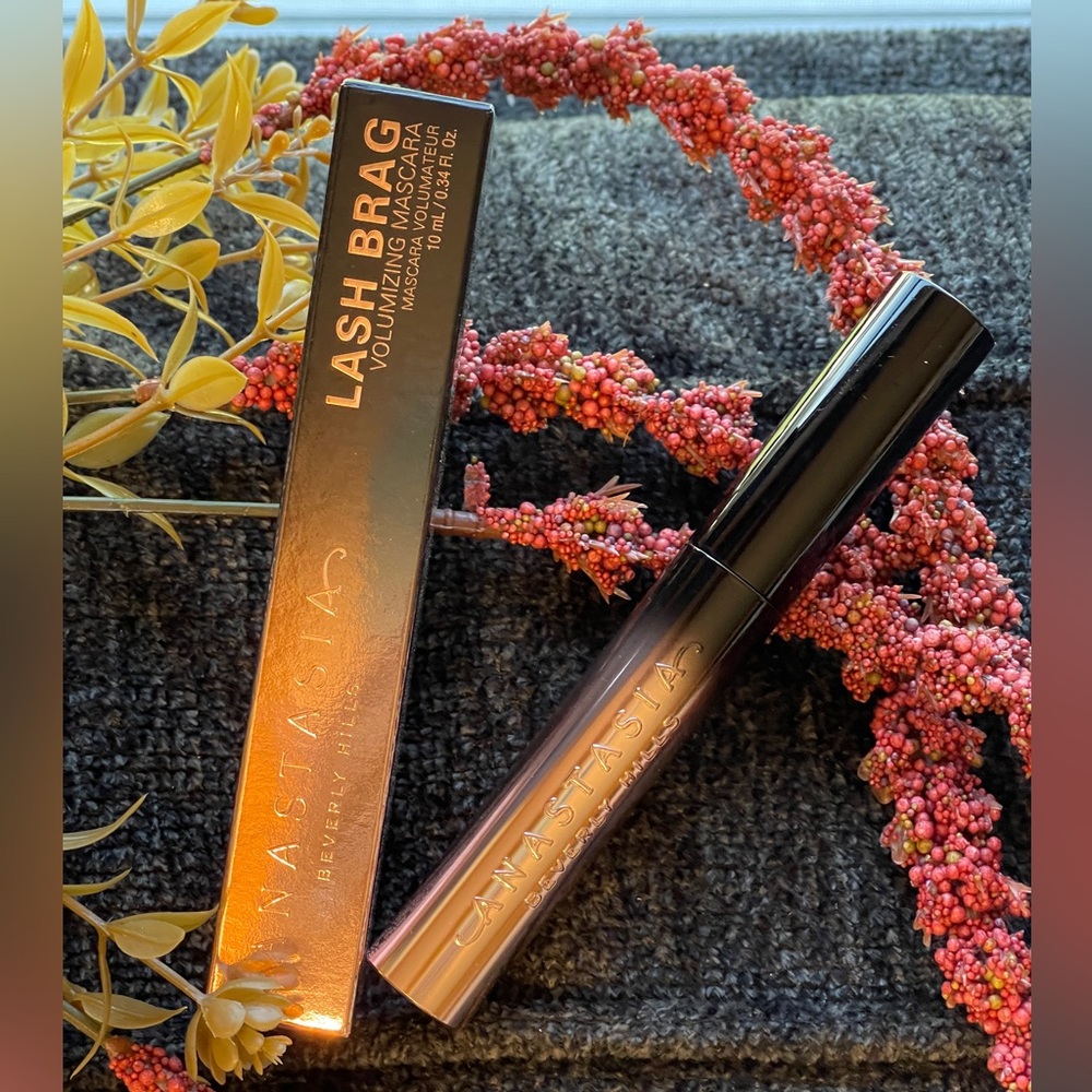 ANASTASIA BEVERLY HILLS Lash Brag Volumizing Mascara In Jet Black - Picture 9 of 15